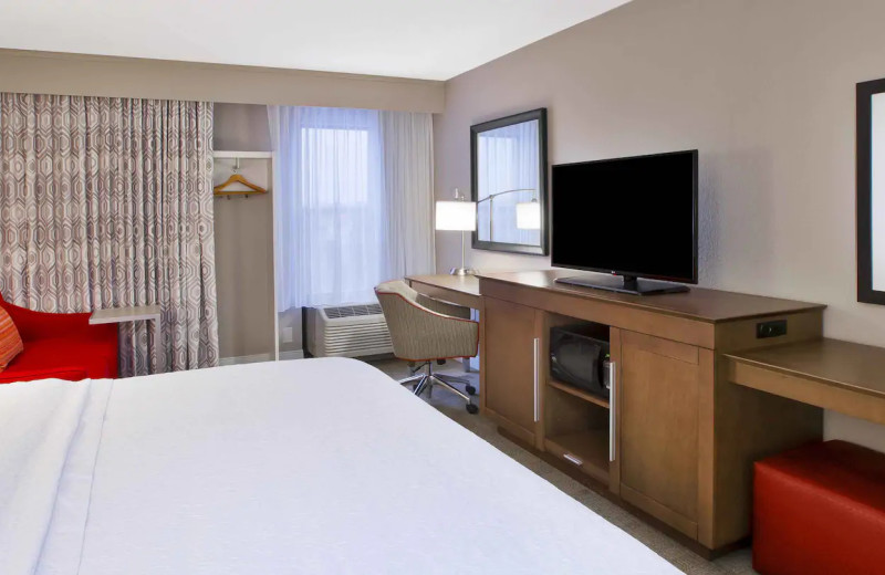 Guest room at Hampton Inn Toledo-South/Maumee.