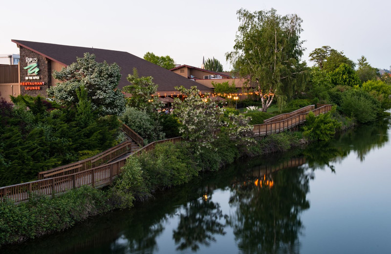 Exterior view of Red Lion River Inn.