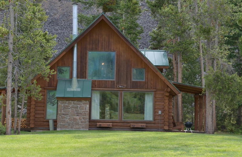 Cabin exterior at 320 Guest Ranch.