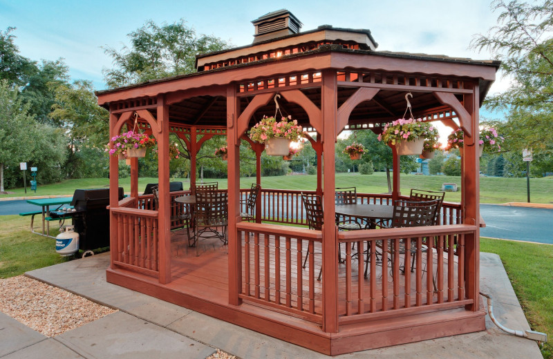 Patio at Sonesta Simply Suites Nanuet.