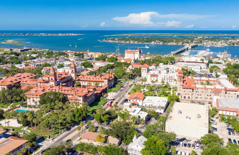 Aerial view of Southern Oaks Inn.