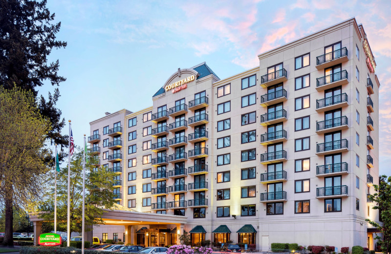 Exterior view of Courtyard by Marriott Seattle Federal Way.