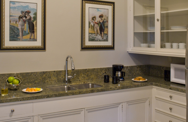 Guest kitchen at Glorietta Bay Inn.