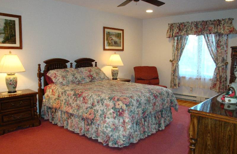 Guest room at Cuomo's Cove.
