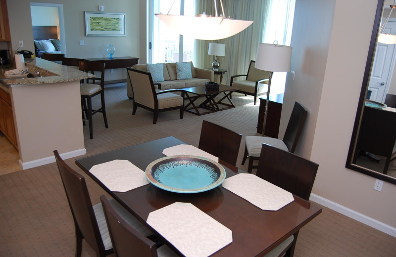 Guest room at The Palms of Destin Resort & Conference Center.