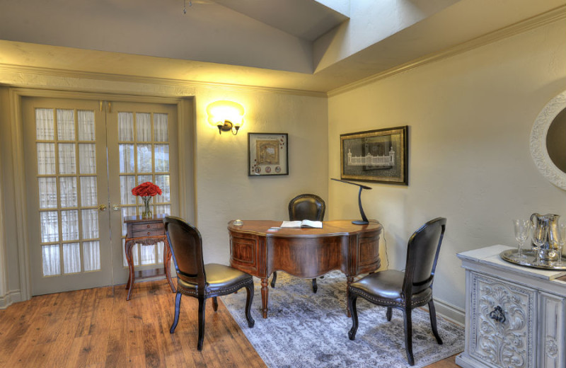 Office area at A Vista Villa Couples Retreat.