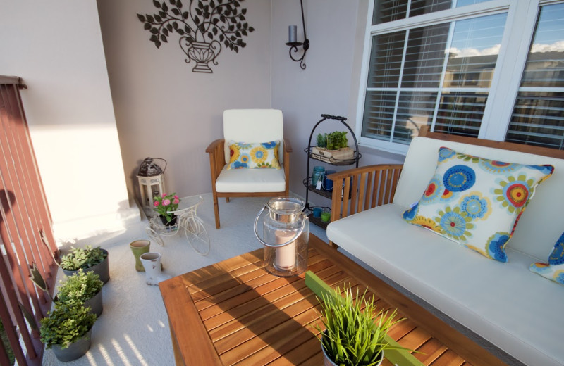 Guest patio at Orlando Luxury Escapes Vacation Rentals.