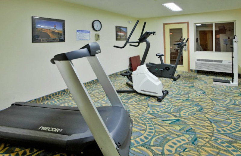 Fitness room at Branson 76 Central Holiday Inn Express.