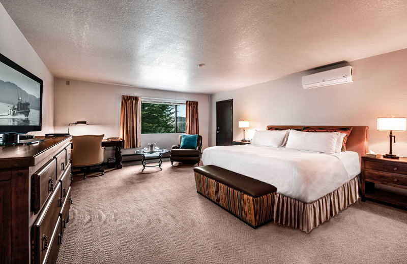 King Suite luxury room at Salmon Falls Resort.