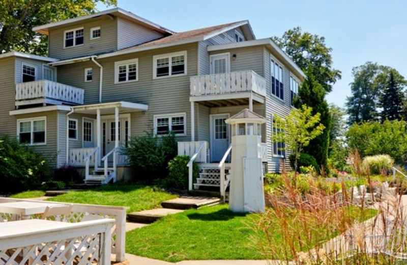 Exterior view of Michillinda Beach Lodge.