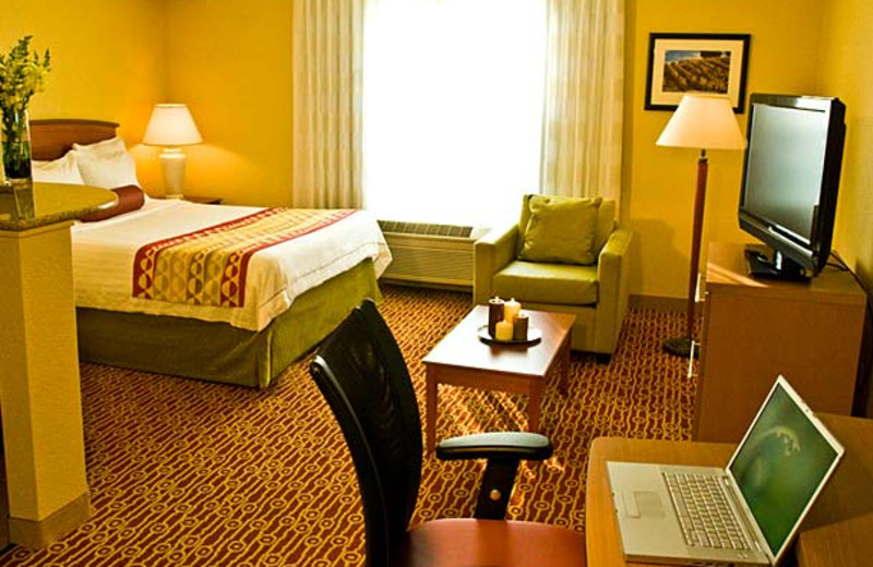 Guest room at TownePlace Suites by Marriott Milpitas.