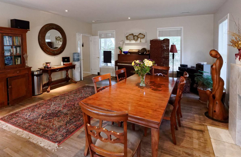 Dining room at Wimberley Inn.