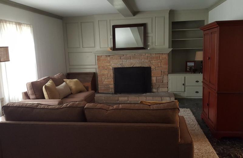 Rental living room at Door County Vacancies.