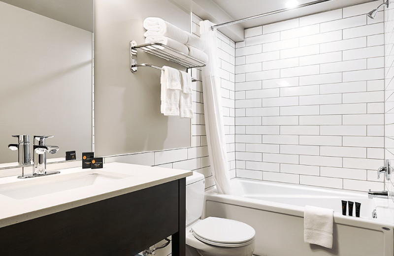 Guest bathroom at Tofino Resort + Marina.