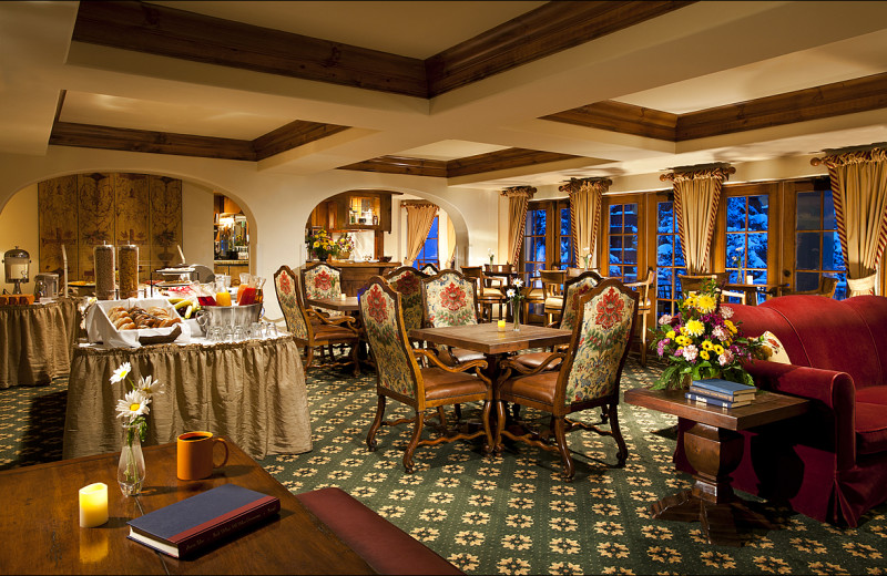 Rental breakfast room at Vail Rentals by Owner.