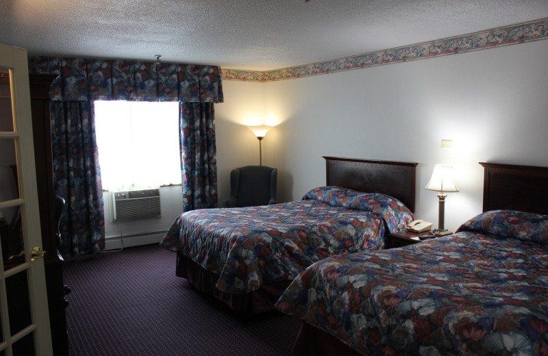 Guest room at Presque Isle Inn 