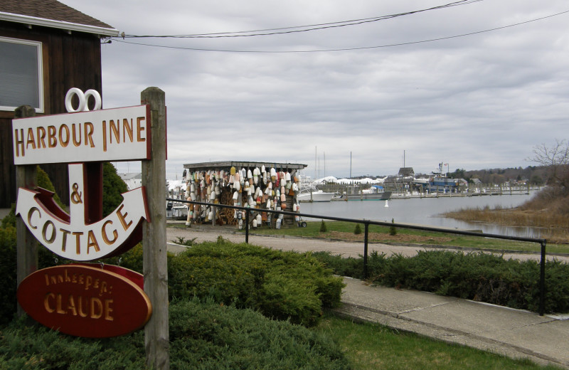 Exterior view of Harbour Inne and Cottage.