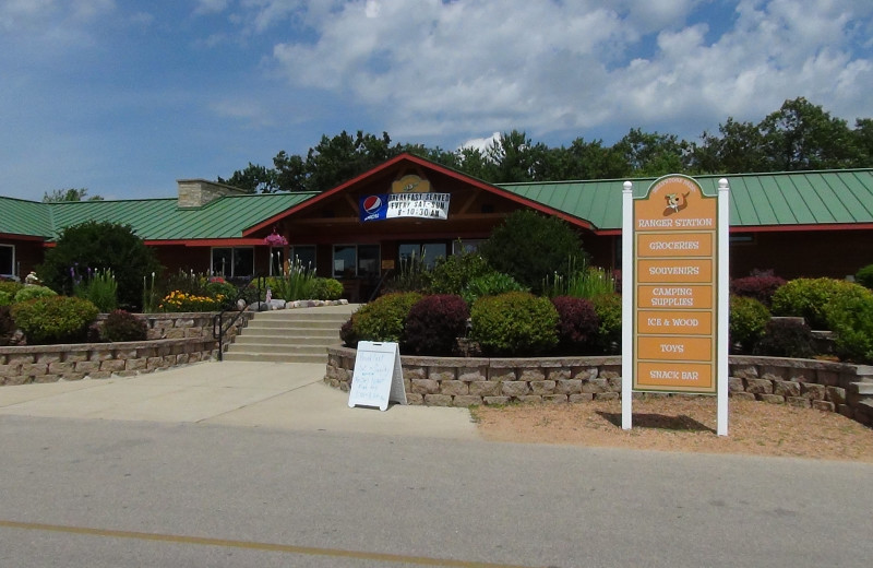 Exterior view of Yogi Bear's Jellystone Park Warrens.