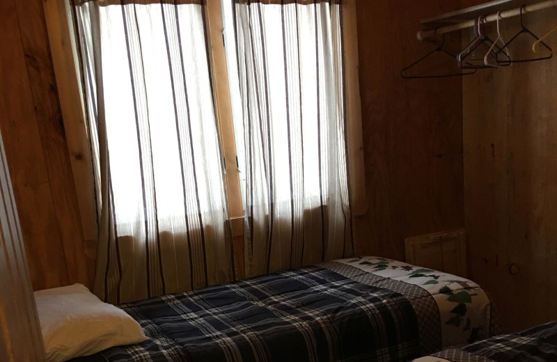 Cabin bedroom at Linder's HideAway Cabins.