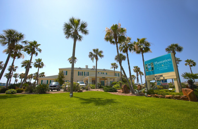 Exterior view of Plantation Suites & Conference Center.