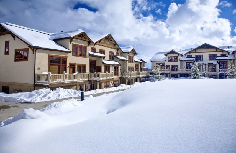 Exterior view of EagleRidge Lodge.
