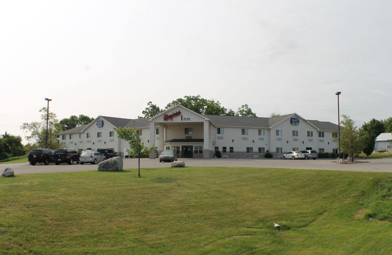 Exterior view of Maxfields Inn.