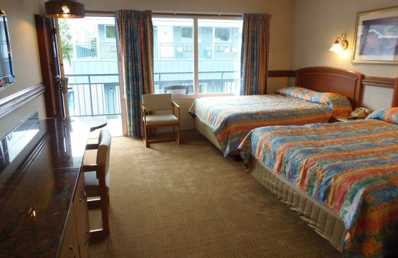 North Wing Standard Room at Surfside on the Lake.
