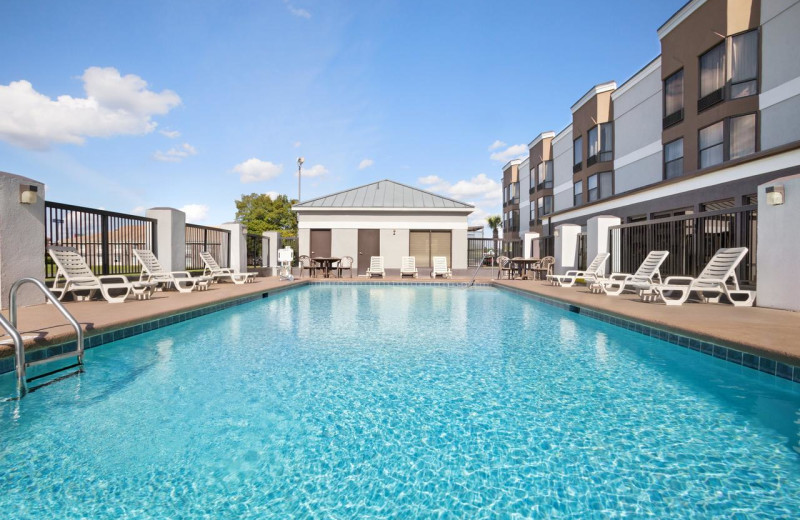 Outdoor pool at Country Inn 
