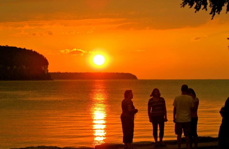 Sunset near Waterbury Inn Condominium Resort.