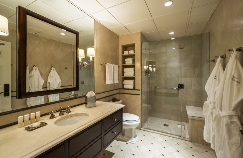 Guest bathroom at The Inns of Aurora.