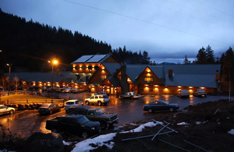 Exterior view of Callahan's Mountain Lodge.