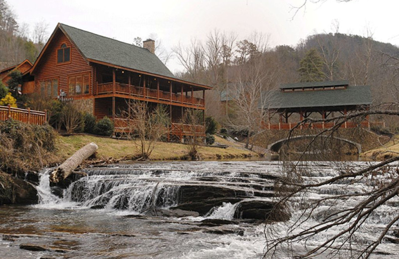 cabin fever vacations in pigeon forge tn