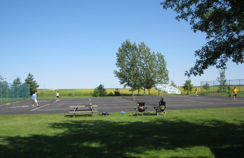 Tennis court at Shady Rest Resort.