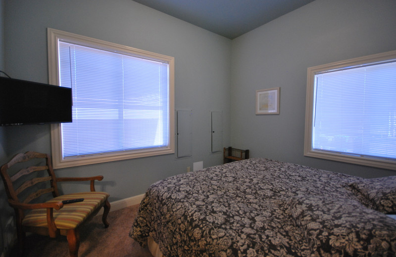 Guest room at Admiral's Beach Retreat.