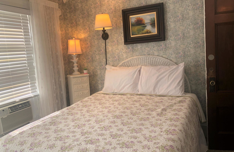 Guest room at Harbour Towne Inn on the Waterfront.