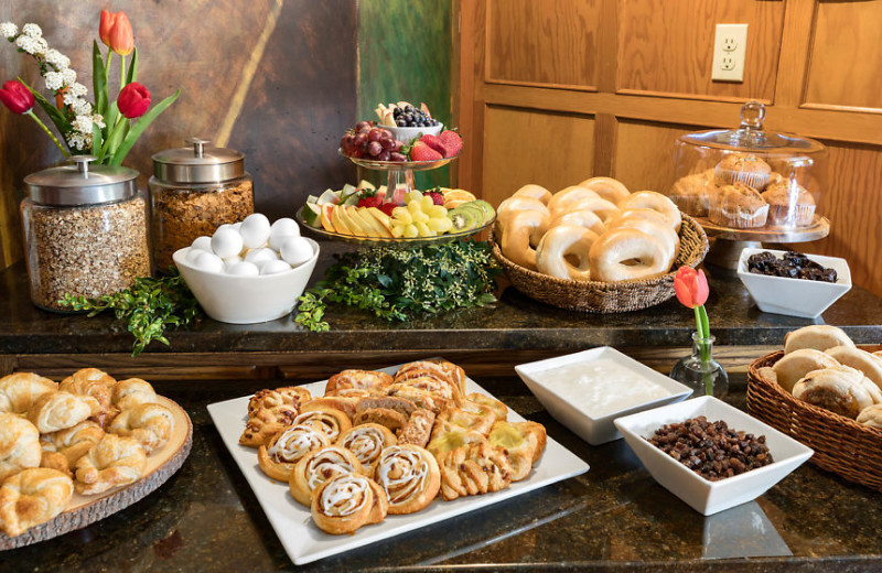 Our continental breakfast is served daily from 7:00am-10:00am in the breakfast room. 