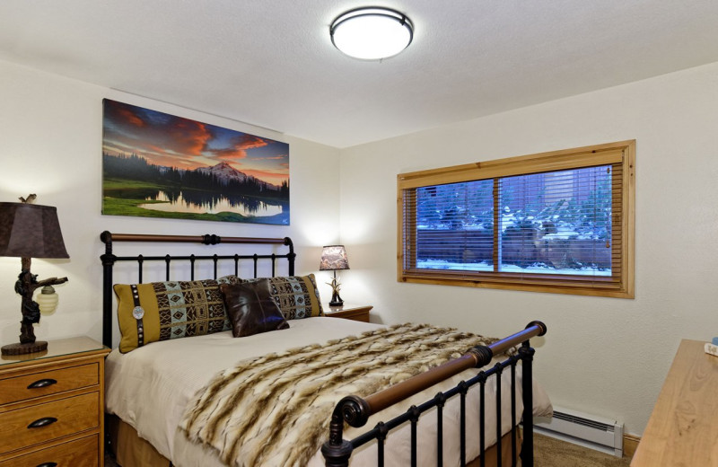 Guest bedroom at The Crestwood.