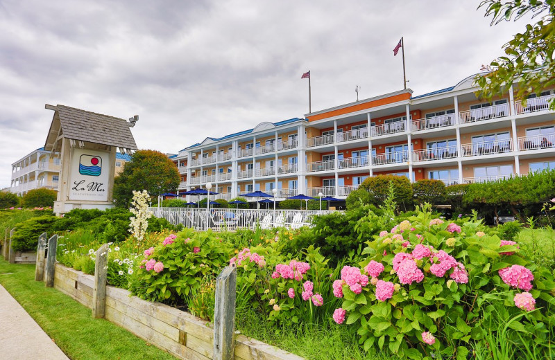 Exterior view of La Mer Beachfront Inn.