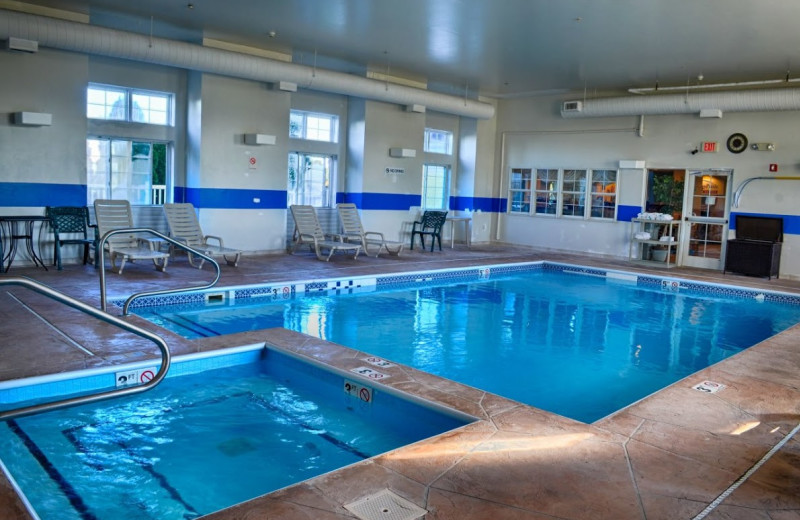 Indoor pool at BridgePointe Inn & Suites.