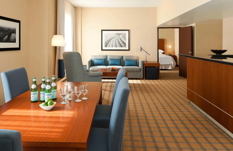 Guest room at Four Points by Sheraton & Conference Centre Gatineau - Ottawa.