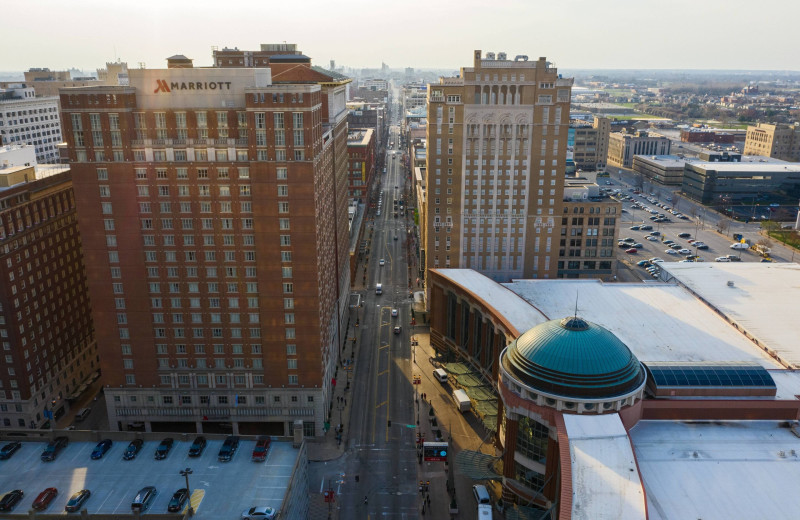 Exterior view of Marriott St. Louis Grand.