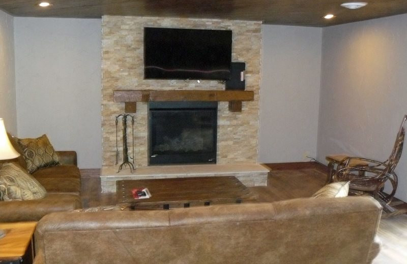 Rental living room at Sand County Service Company - Dellview Lake Lodge.