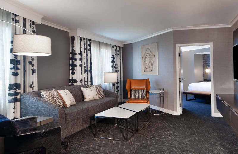 Guest room at Fremont Marriott Silicon Valley.