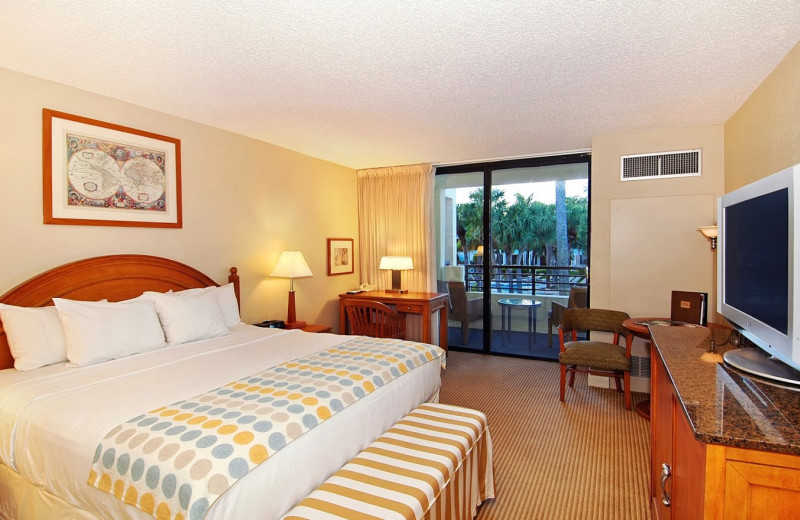 Guest bedroom at Hyatt Regency Pier Sixty-Six.