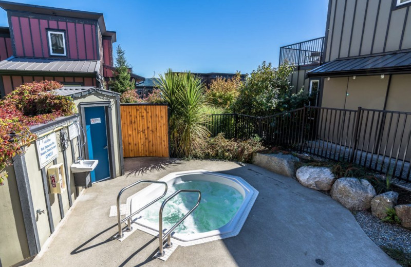 Hot tub at Sooke Harbour Resort 