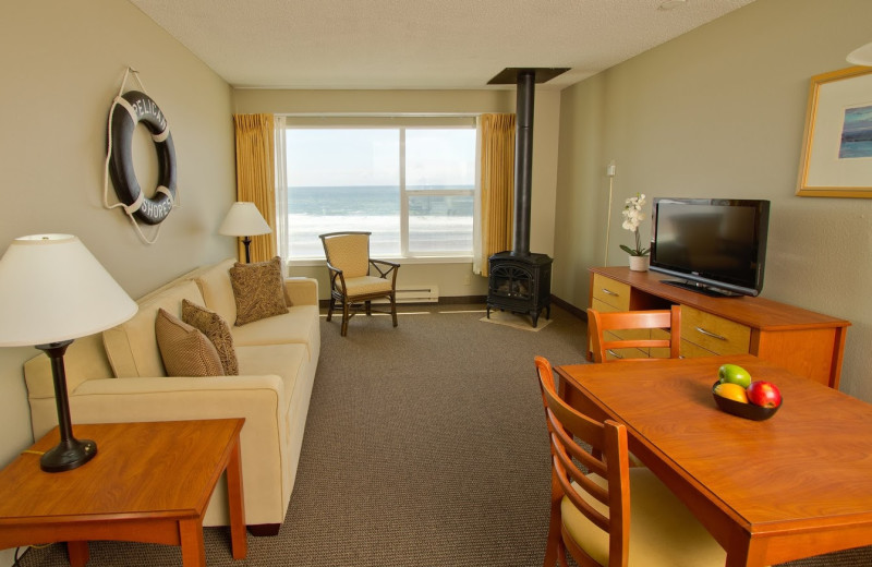 Guest living room at Pelican Shores Inn.