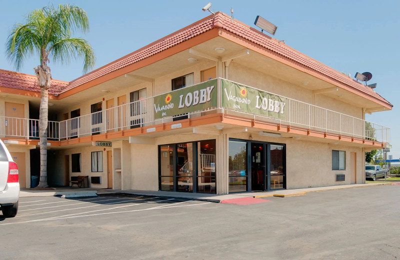 Exterior view of Vagabond Inn Bakersfield North.