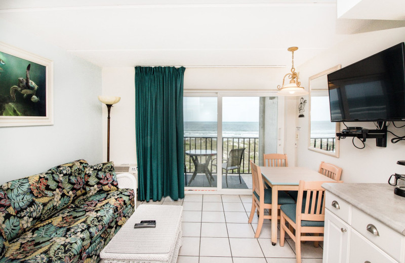 Guest living room at Beacher's Lodge Oceanfront Suites.