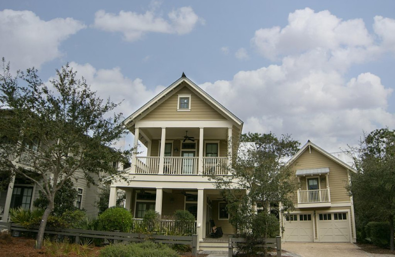 Rental exterior view of Dune Real Estate Company.