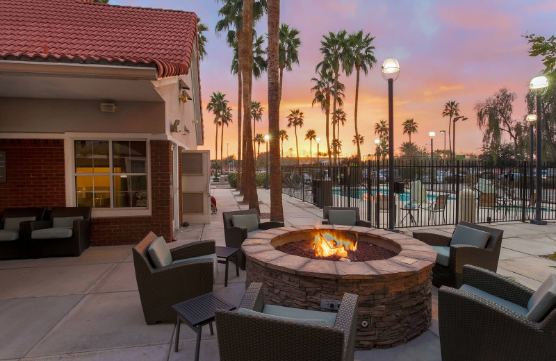 Fire pit at Residence Inn Phoenix Chandler/Fashion Center.